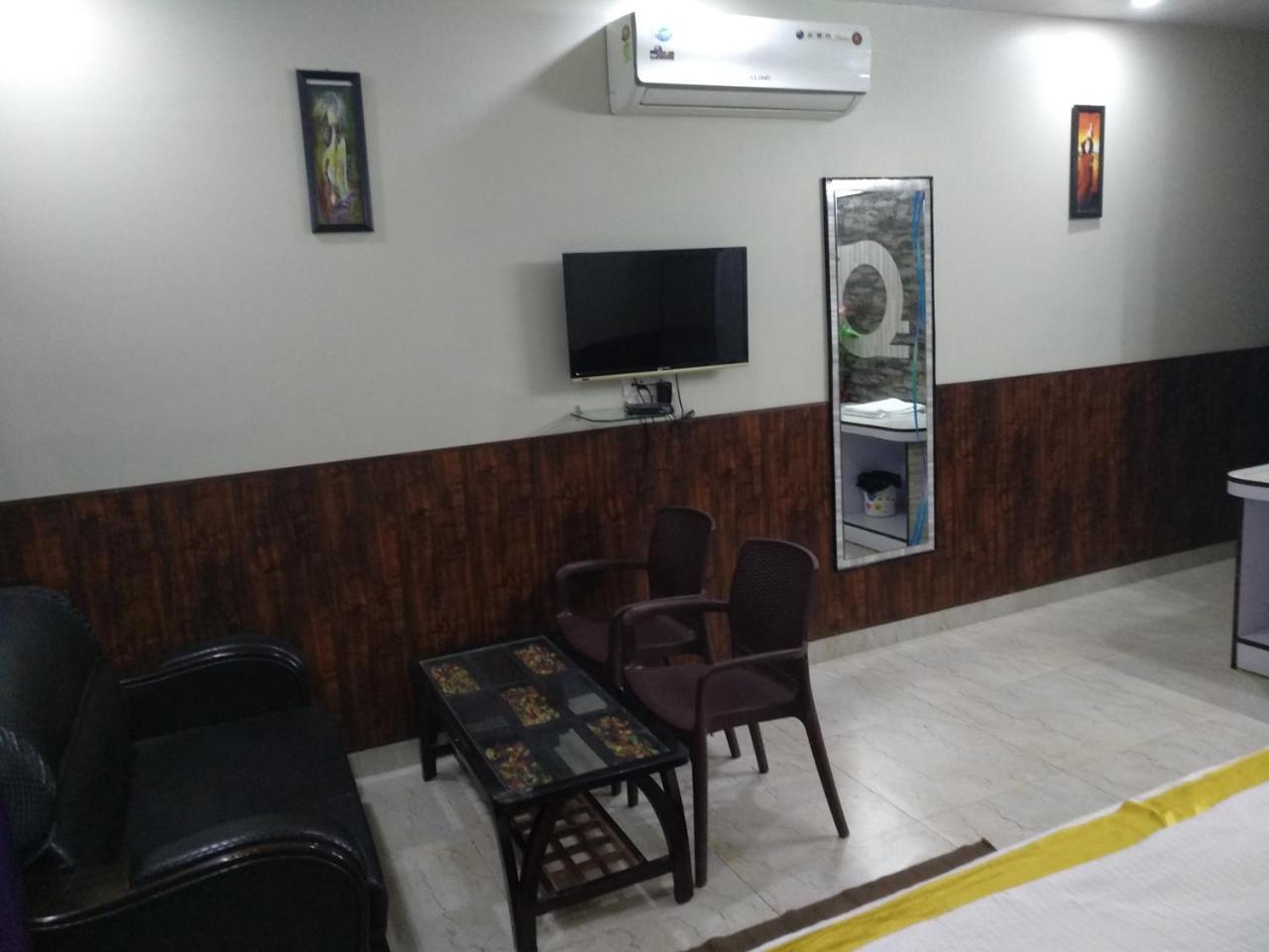 ホテル Rb パレス Dhaulpur エクステリア 写真