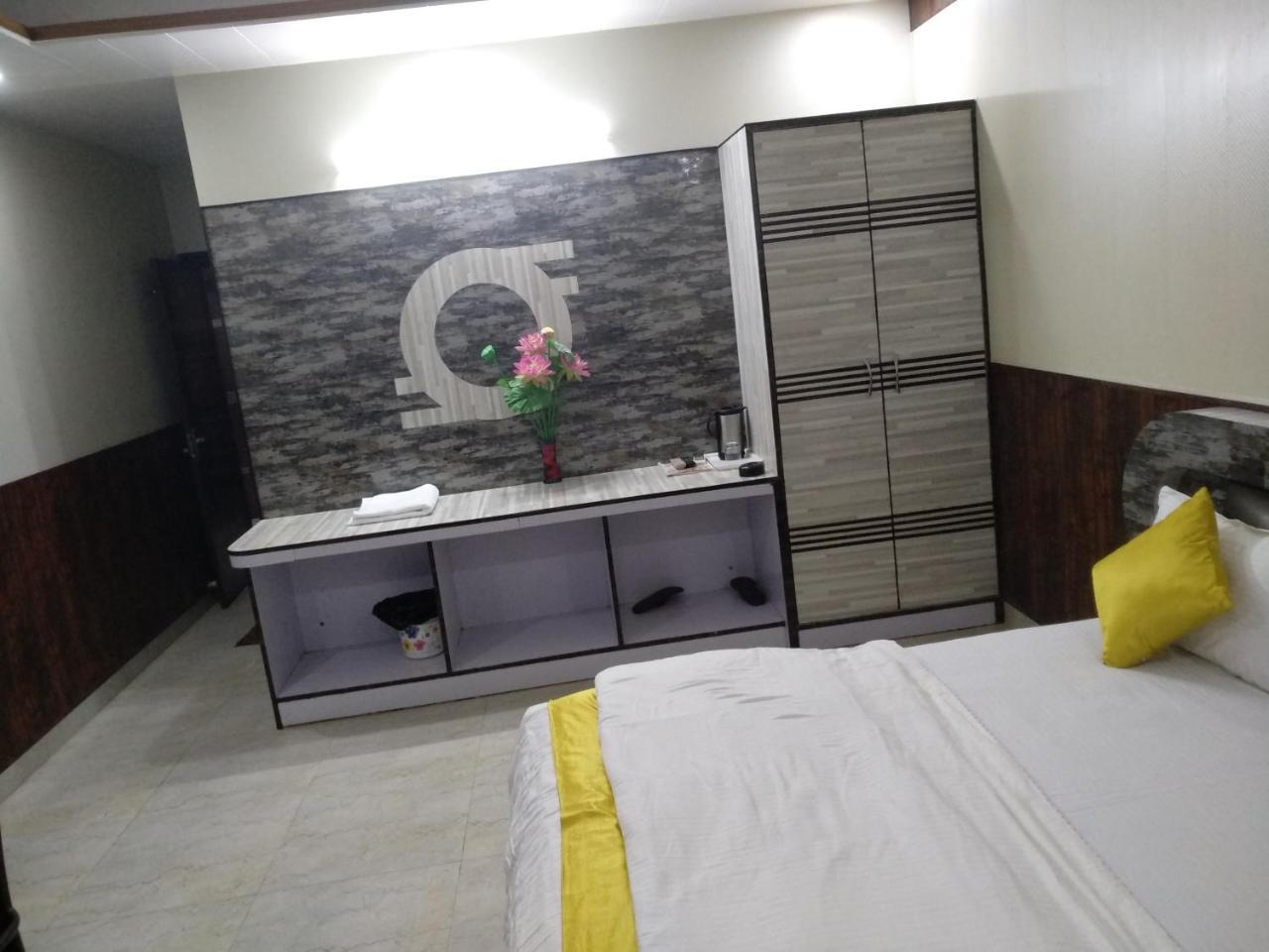 ホテル Rb パレス Dhaulpur エクステリア 写真