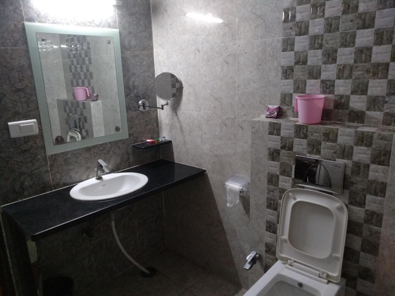 ホテル Rb パレス Dhaulpur エクステリア 写真
