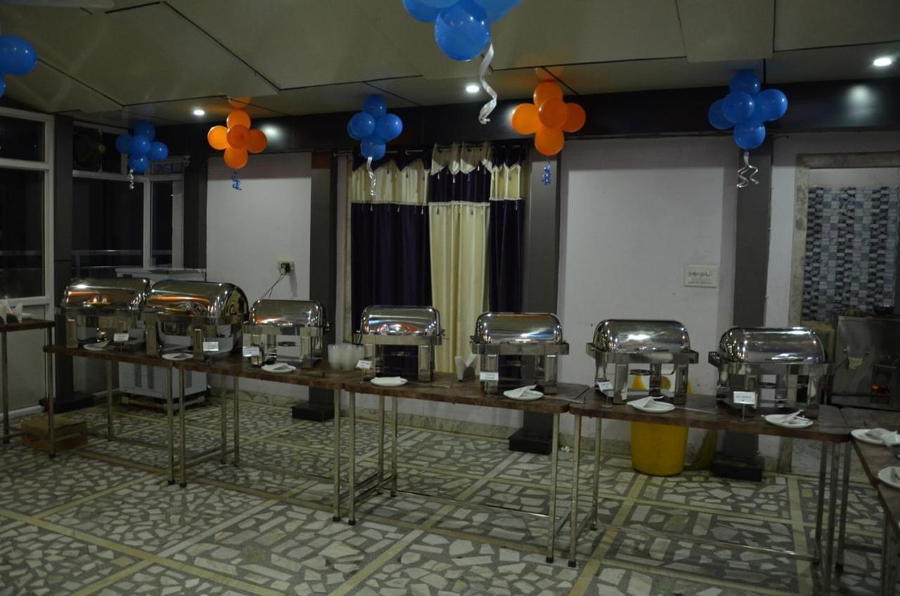 ホテル Rb パレス Dhaulpur エクステリア 写真